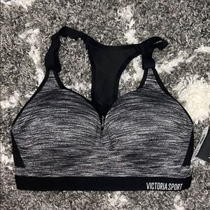 NWT Victoria’s Secret VSX Women’s Black and Gray Sports Bra